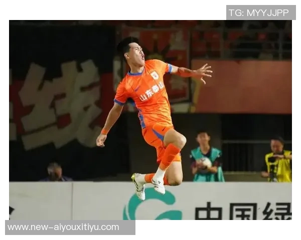 泰山小将彭啸庆祝20岁生日中超首秀成最珍贵礼物感谢韩鹏指导的信任与支持 泰山小将彭啸庆祝20岁生日中超首秀成最珍贵礼物感谢韩鹏指导的信任与支持