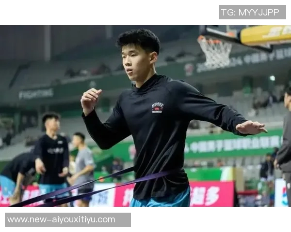 林葳表达对林书豪的崇拜与学习愿望深度解析其打球方式的影响与启发 林葳表达对林书豪的崇拜与学习愿望深度解析其打球方式的影响与启发