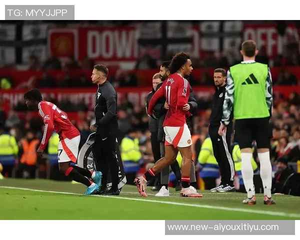 米体报道罗马租借齐尔克泽后买断费用或超3500万欧元具体金额待定 米体报道罗马租借齐尔克泽后买断费用或超3500万欧元具体金额待定