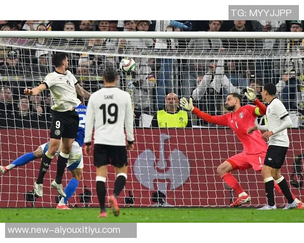 安塞尔米诺精彩头球破门助多特在第41分钟取得领先